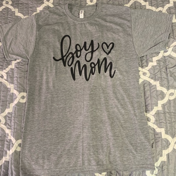 T-Shirt - Picture 1 of 1